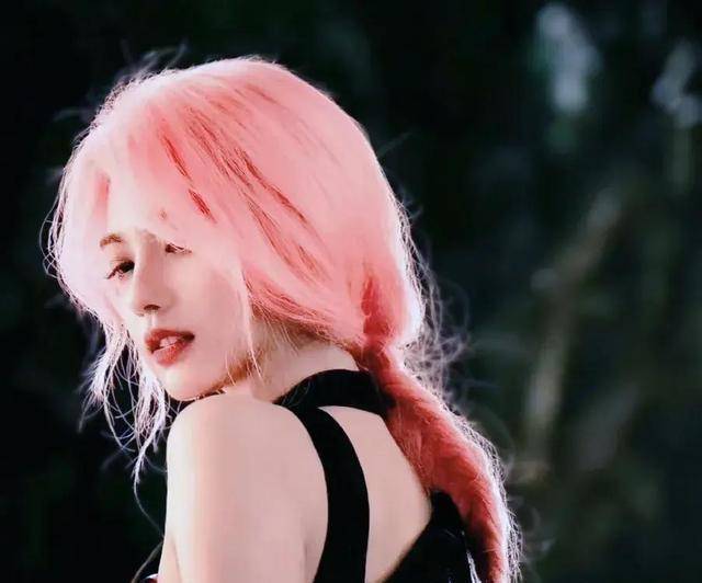 女演员长相多重要,《异人之下》夏禾剧版和电影版对比,差距明显_角色_原著_魅力