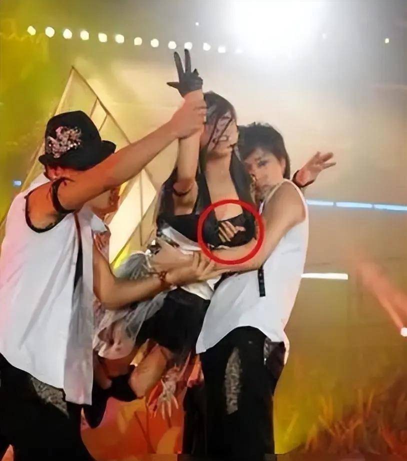 "大秀春光"不害臊,娱乐圈的"流氓艺术",该管管了!