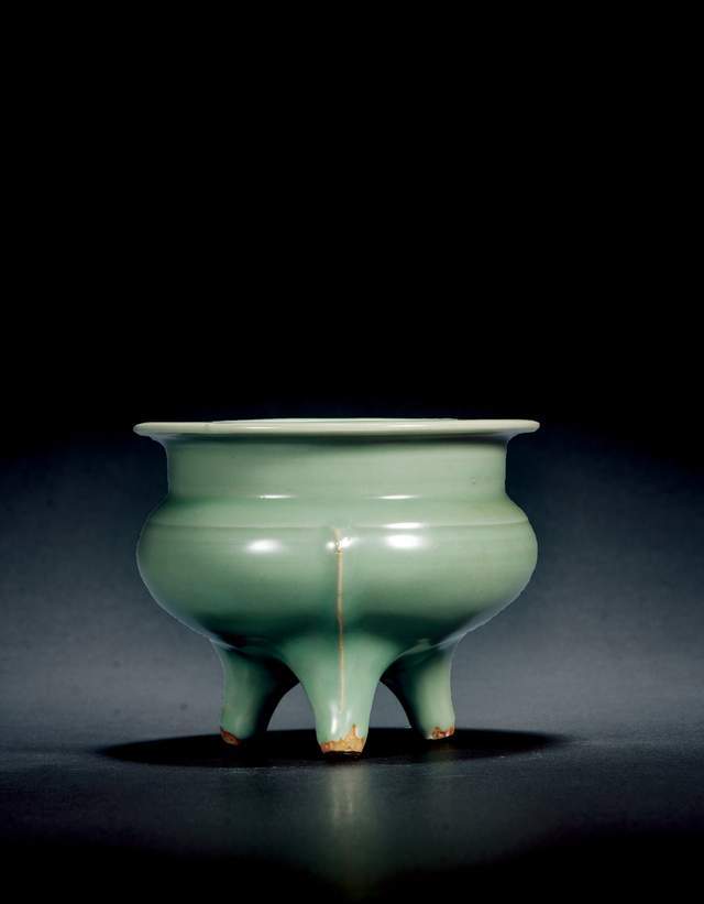 西泠春拍·清乾隆青花缠枝莲纹烛台|500万青花瓷领衔瓷器拍卖!