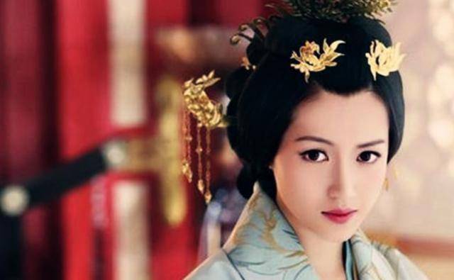 因此,在临终前,武帝任命了霍光为大司马,大将军,并加封金日磾,上官桀