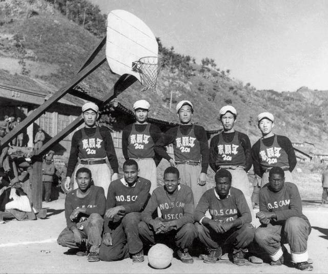 第一次战俘奥运会,时间在1952年11月15日,地点在朝鲜战场上的碧潼战俘