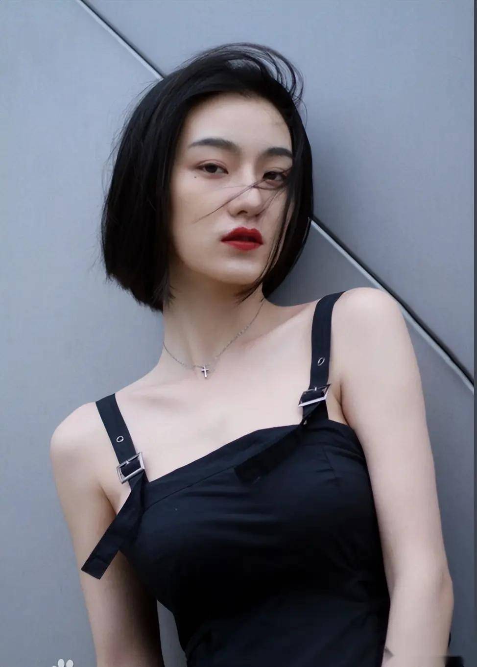 洪爽的魅力无法抵挡!这身材着实饱满性感,让人瞠目结舌!