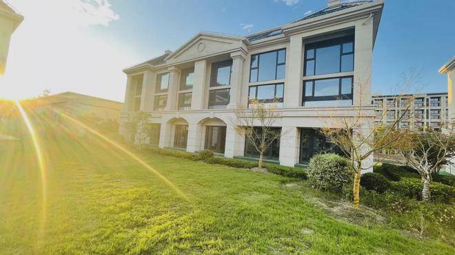 松江佘山别墅【佘山溦沨】上海富人区现房联排 不限购新房