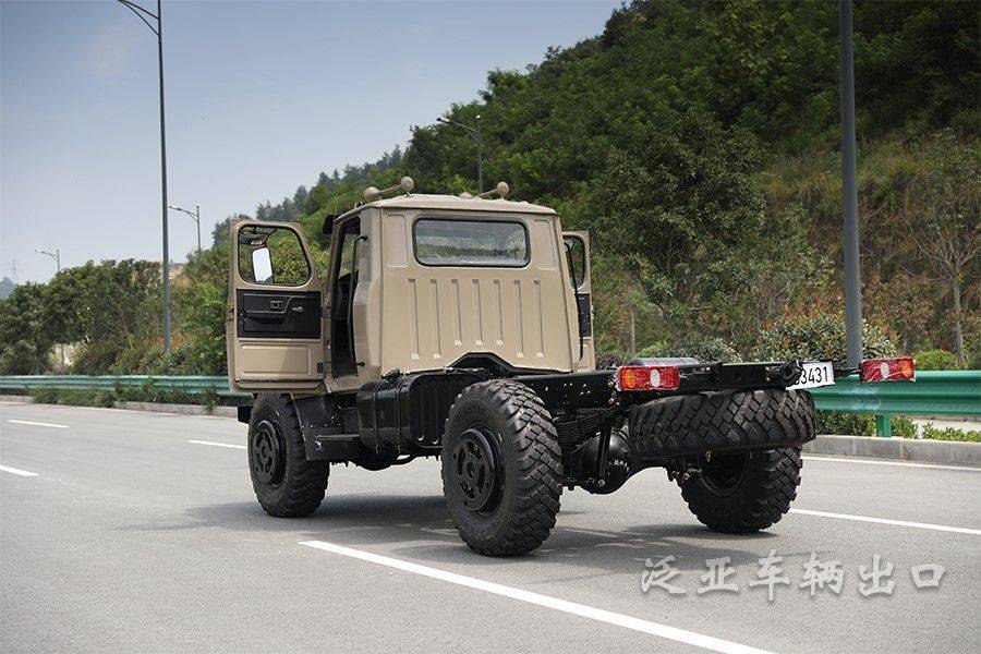 解放4x4越野卡车军用车图片