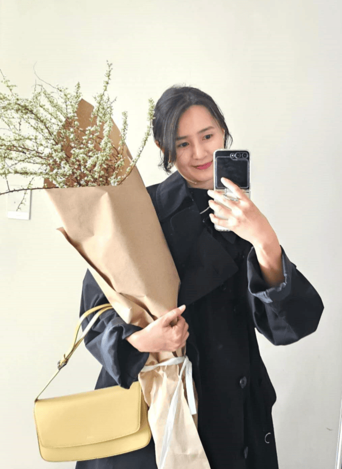 广袤而深情的土地上,生长着一个性格直爽,心地善良的姑娘,小芳(化名)