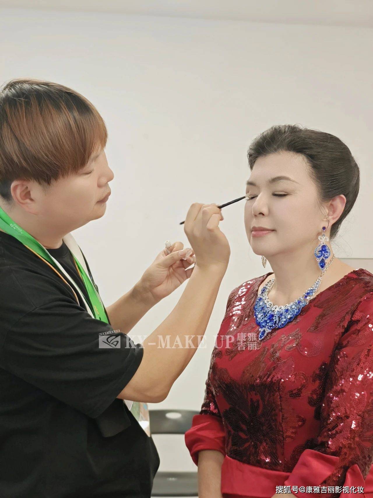 三代人的回忆，白娘子和许仙相聚杭州，新白娘子传奇30年演唱会-新白娘子传奇第几集许仙被吓死