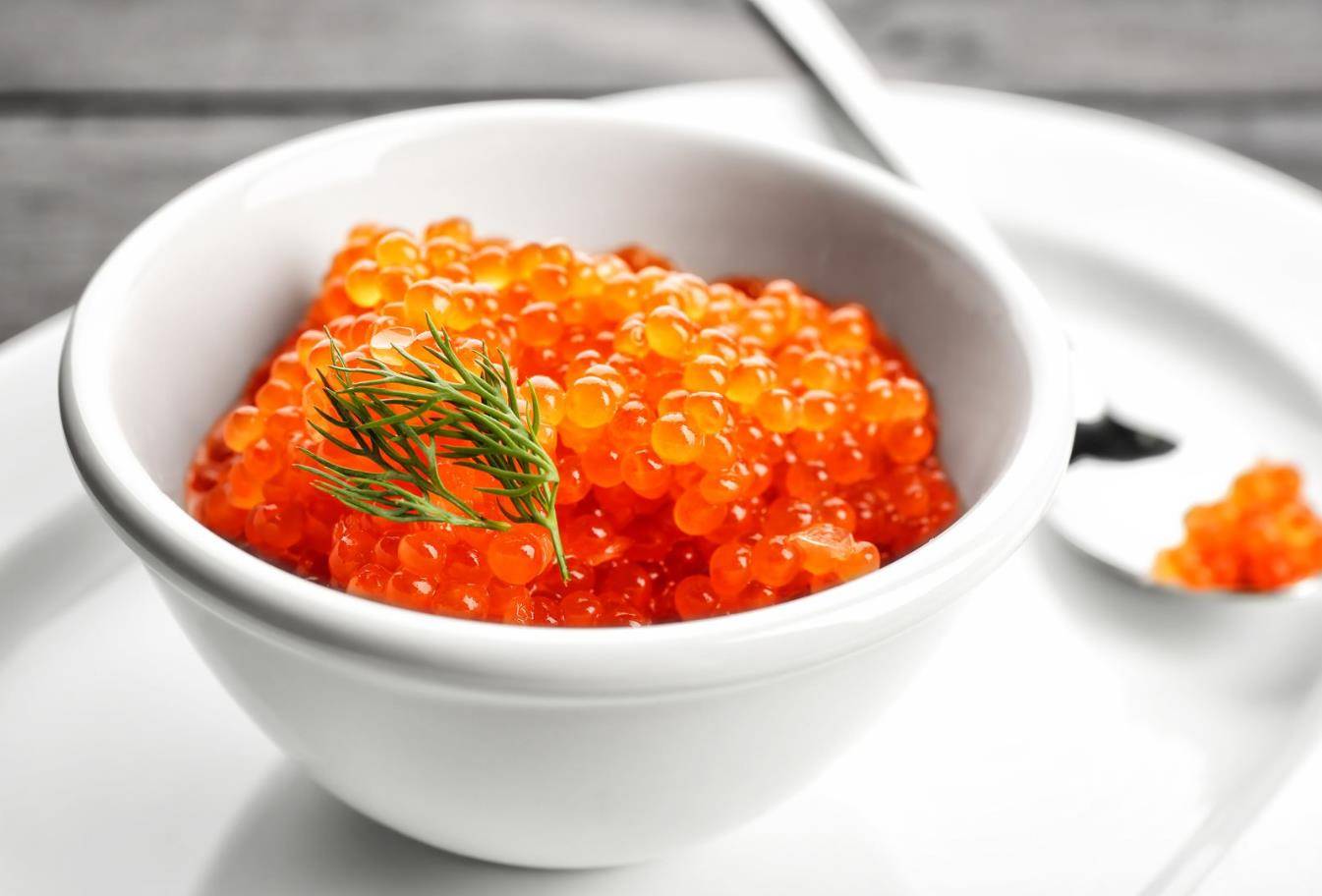 俄罗斯鱼子酱终极指南：带你认全各种美味的俄罗斯鱼子酱_搜狐网