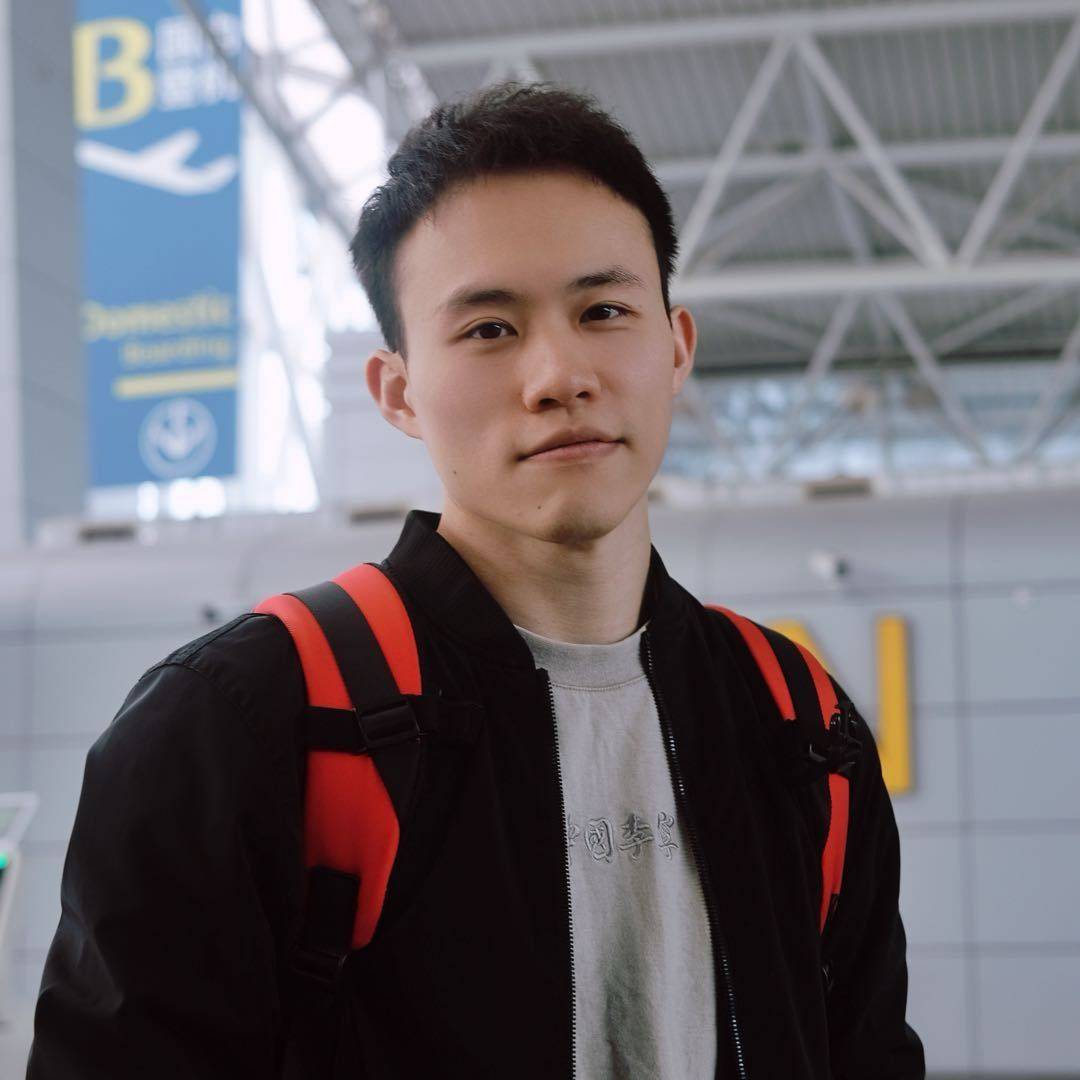 谢思埸:脚上3枚钢钉见证奥运双金,结婚后出征巴黎奥运会