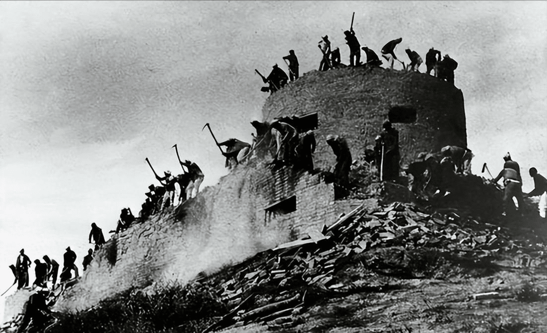 第二阶段,即台儿庄战役.第一阶段,就是阻击沿津浦线南下的日军.