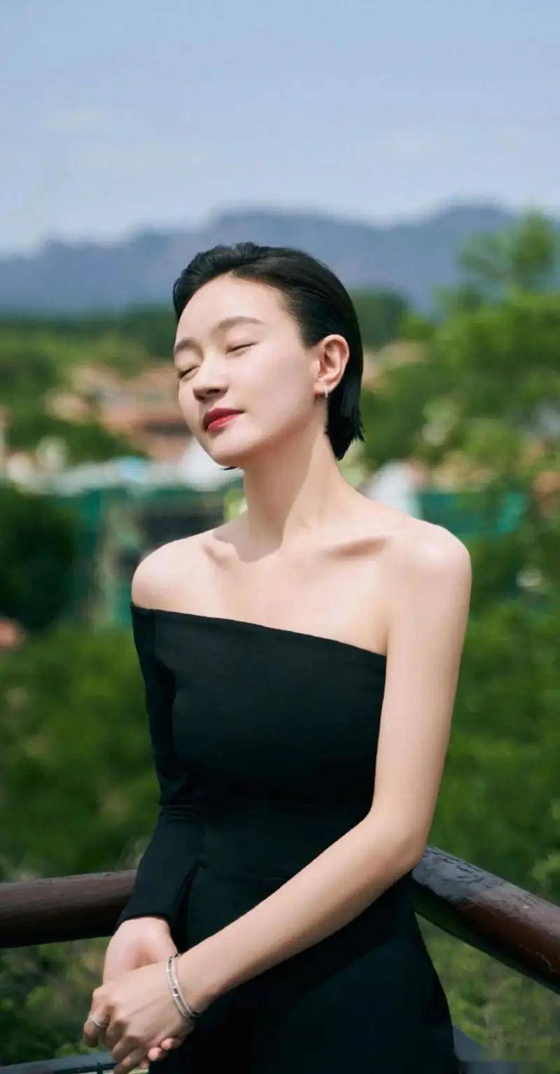 焦俊艳的写真曝光,人间极品尤物惊艳全场!