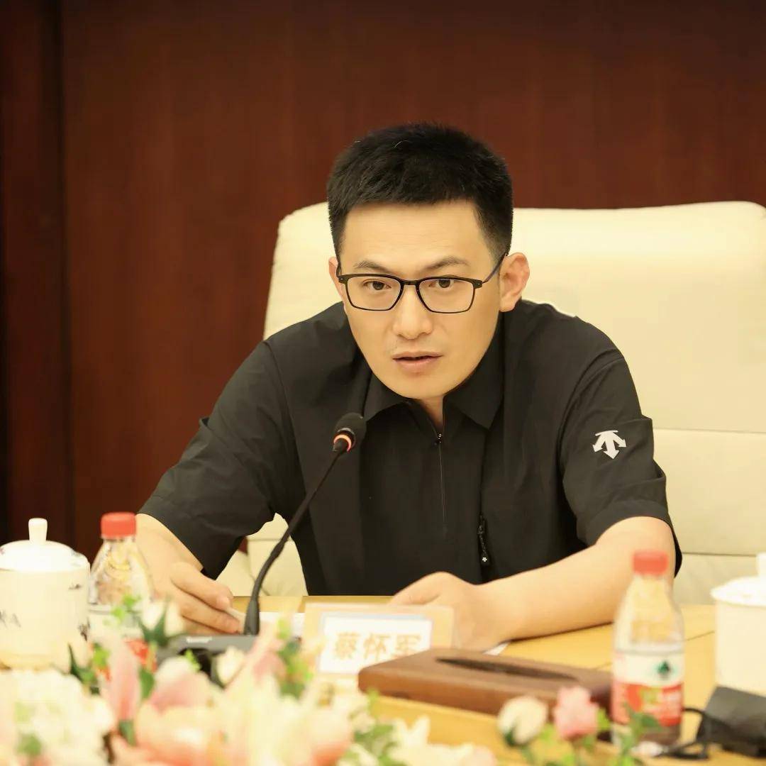 大会由集团公司(台)党委副书记,总经理,副台长,湖南卫视党委书记,芒果