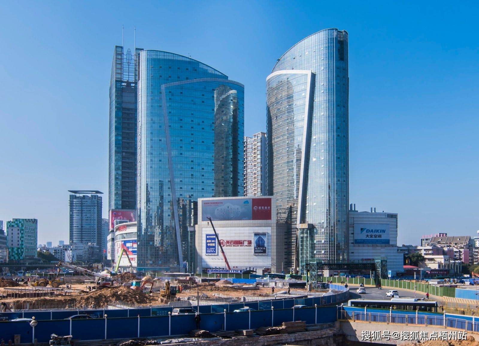 武汉光谷国际广场办公物业招租公告,招租电话【预约通道】