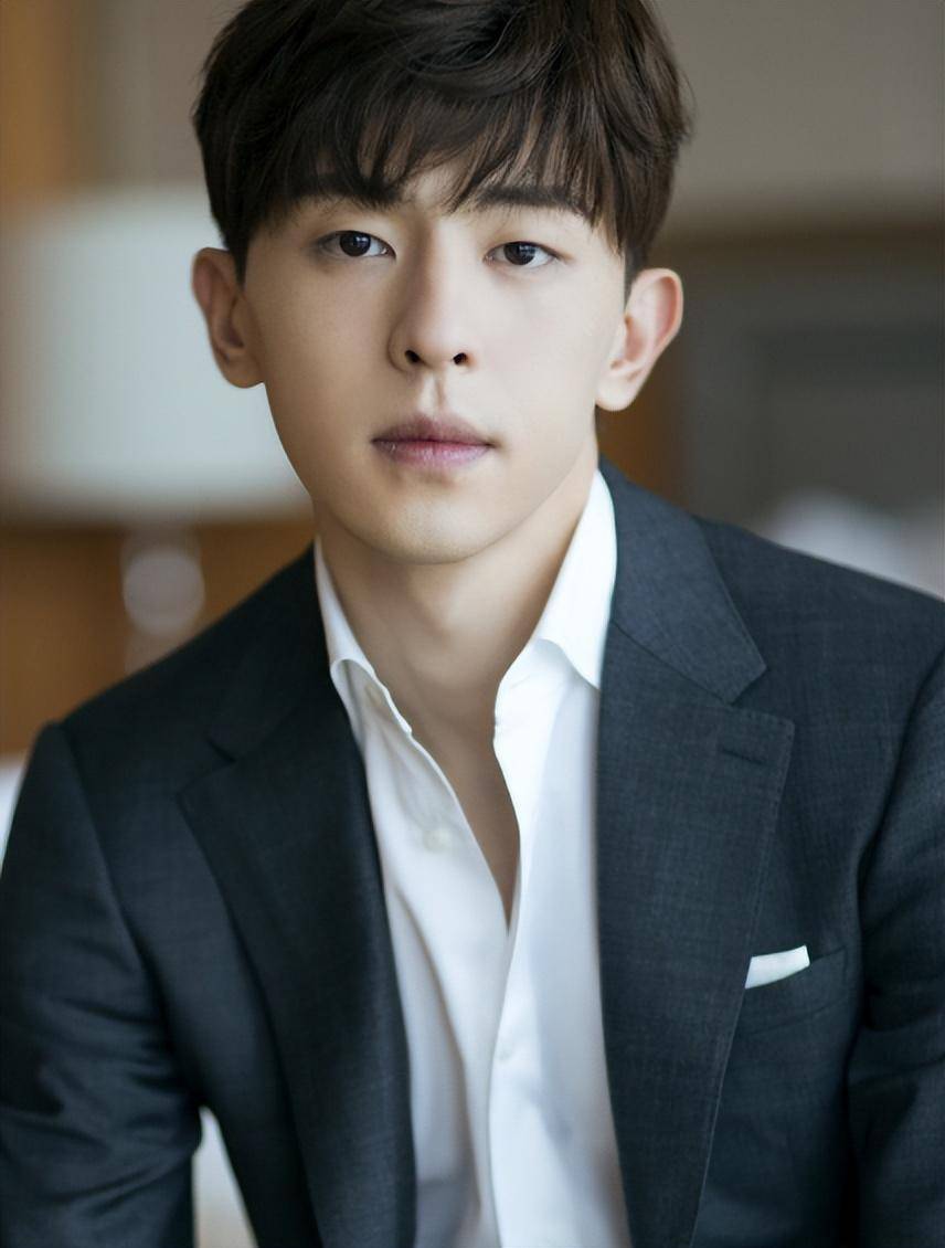 事实证明,"消失"两年半的邓伦,已经走上了一条不归路