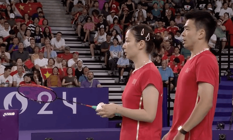 东京奥运会混双绝杀,郑思维和黄雅琼1-2负于队友黄东萍/王懿律,收获