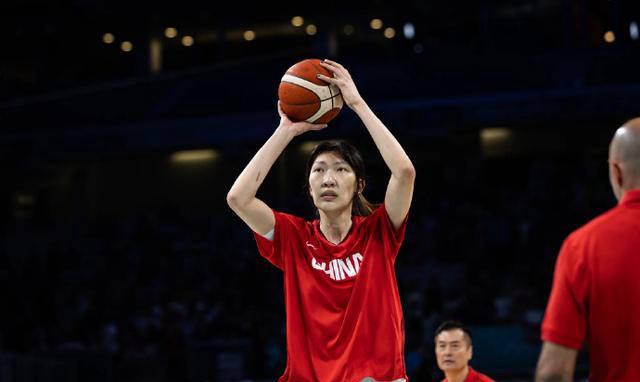 苏群:中国女篮姑娘可当网红,但菜是原罪,赛场表现至关重要