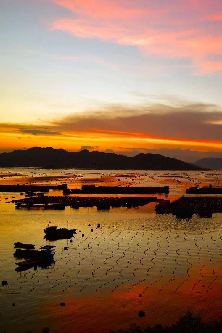 【摄影游记】漫天红霞滩涂风云,船厂油漆工,霞浦渔家女人文纪实/风光