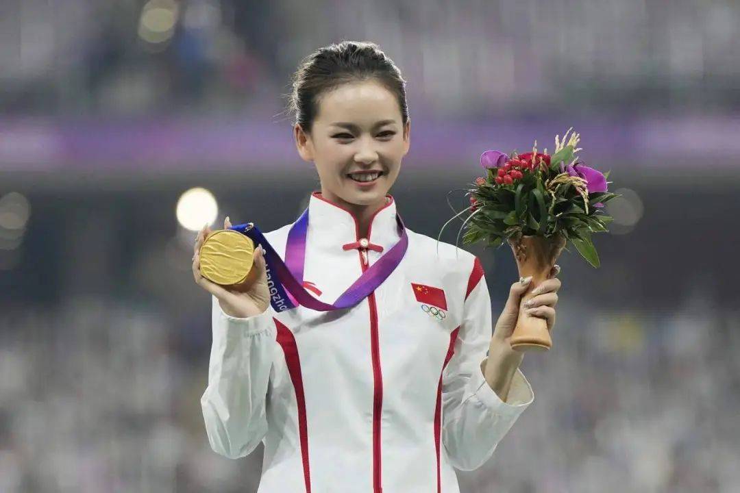 杨家玉奥运竞走夺冠颜值爆火,嫁师弟陪嫁750万,爱情事业双赢!