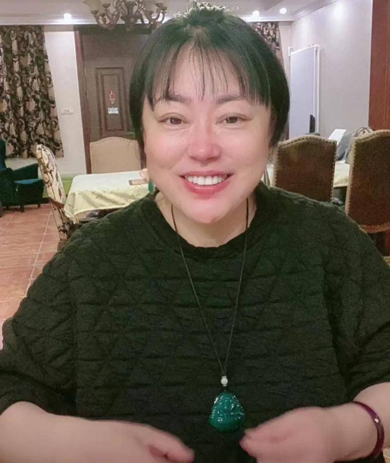 张金华不仅是李菁菁事业上的重要支持者,也是她的贵人.