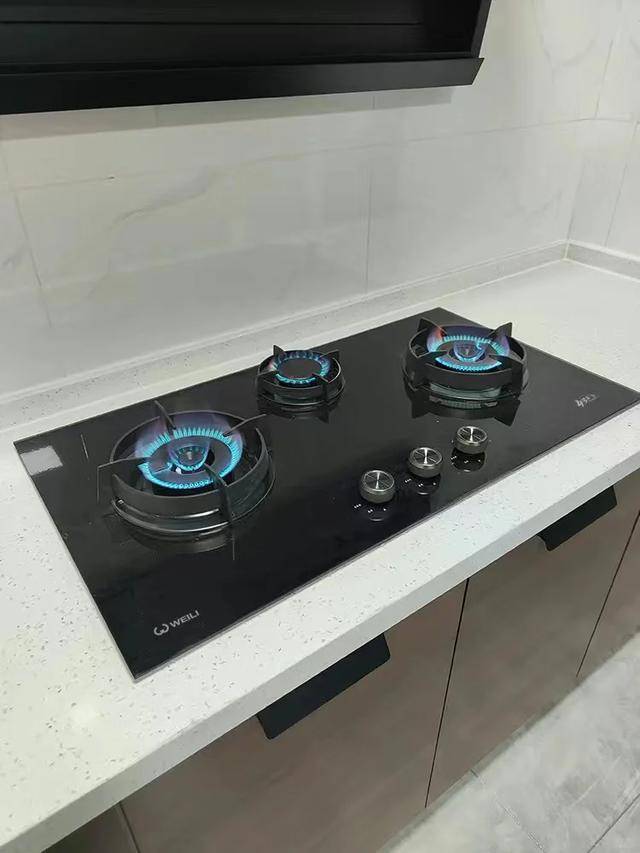 家庭厨具燃气灶台