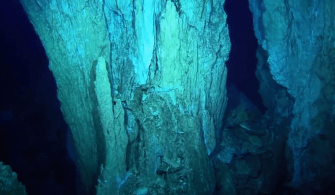 海沟马里亚纳海沟图片