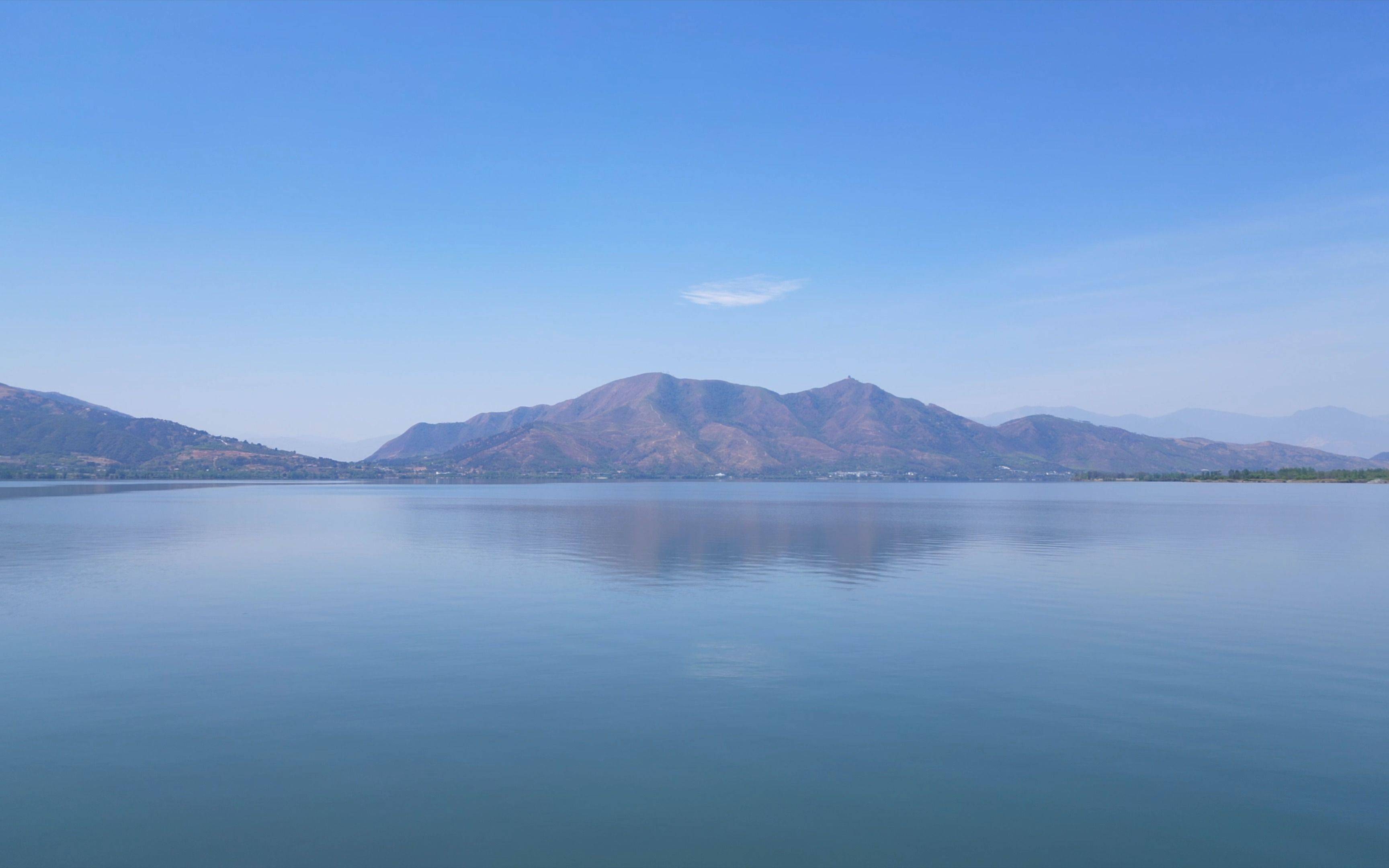 邛海位于西昌市东南市郊,是凉山著名的天然渔场,也是国家湿地公园