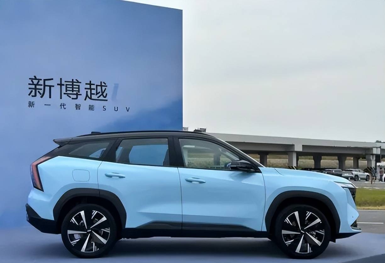 年轻人的家用suv,吉利2024款博越l智能又环保!