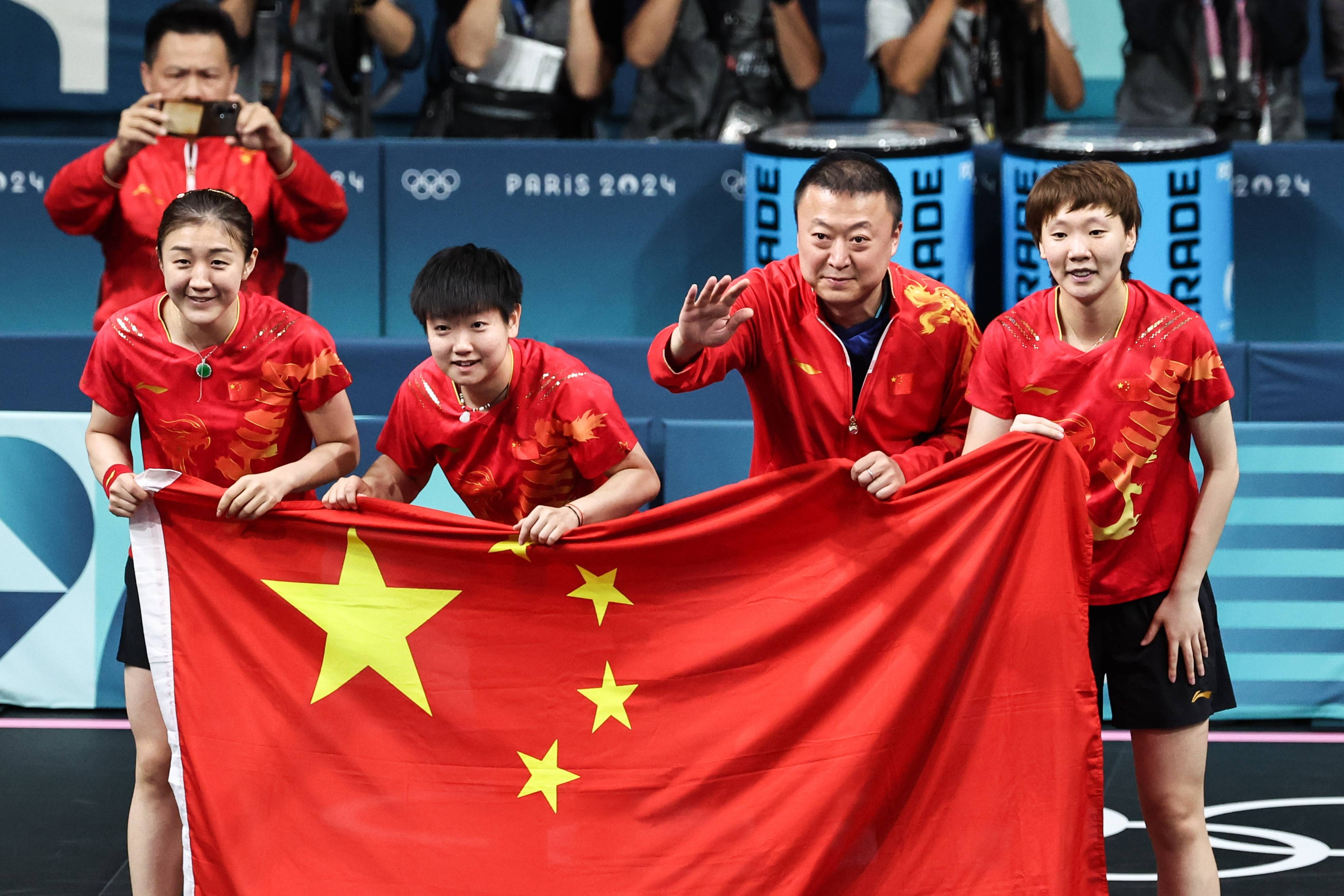 陈梦,孙颖莎,王曼昱助中国女乒加冕奥运五连冠_荣耀_乒乓球_女子