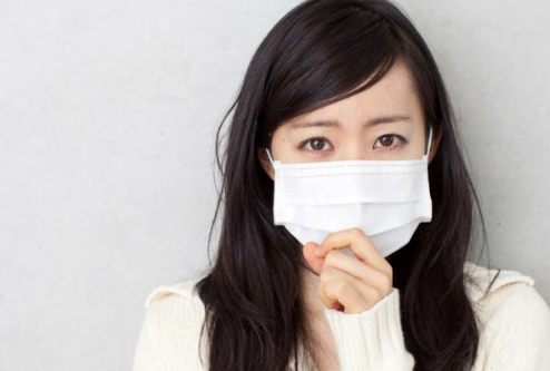 三伏天,为什么街上随处可见戴口罩的人?里边的秘密你知道吗?