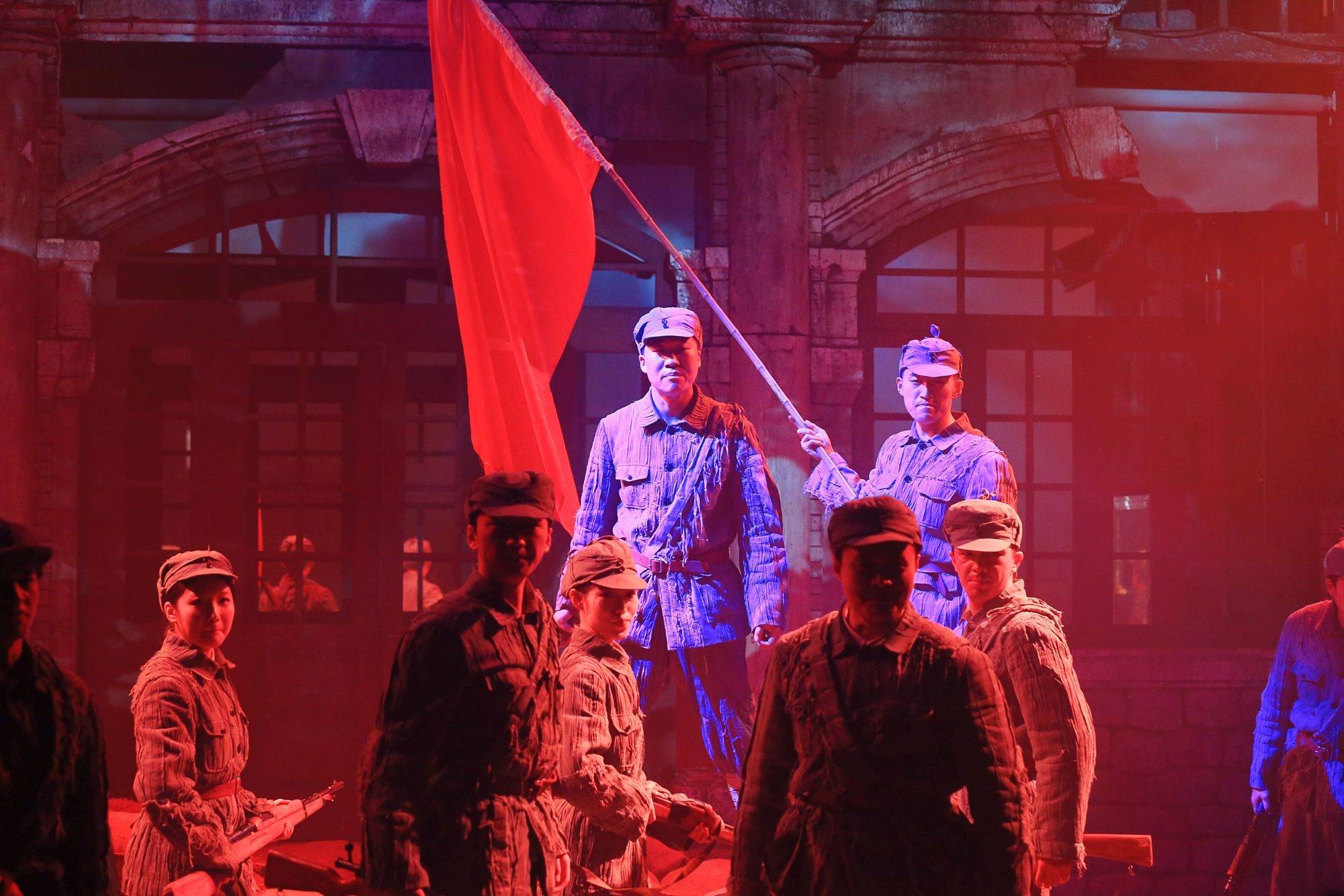 红色沉浸式演艺,《石家庄·1947》,带您回到激情年代_舞台剧_观众
