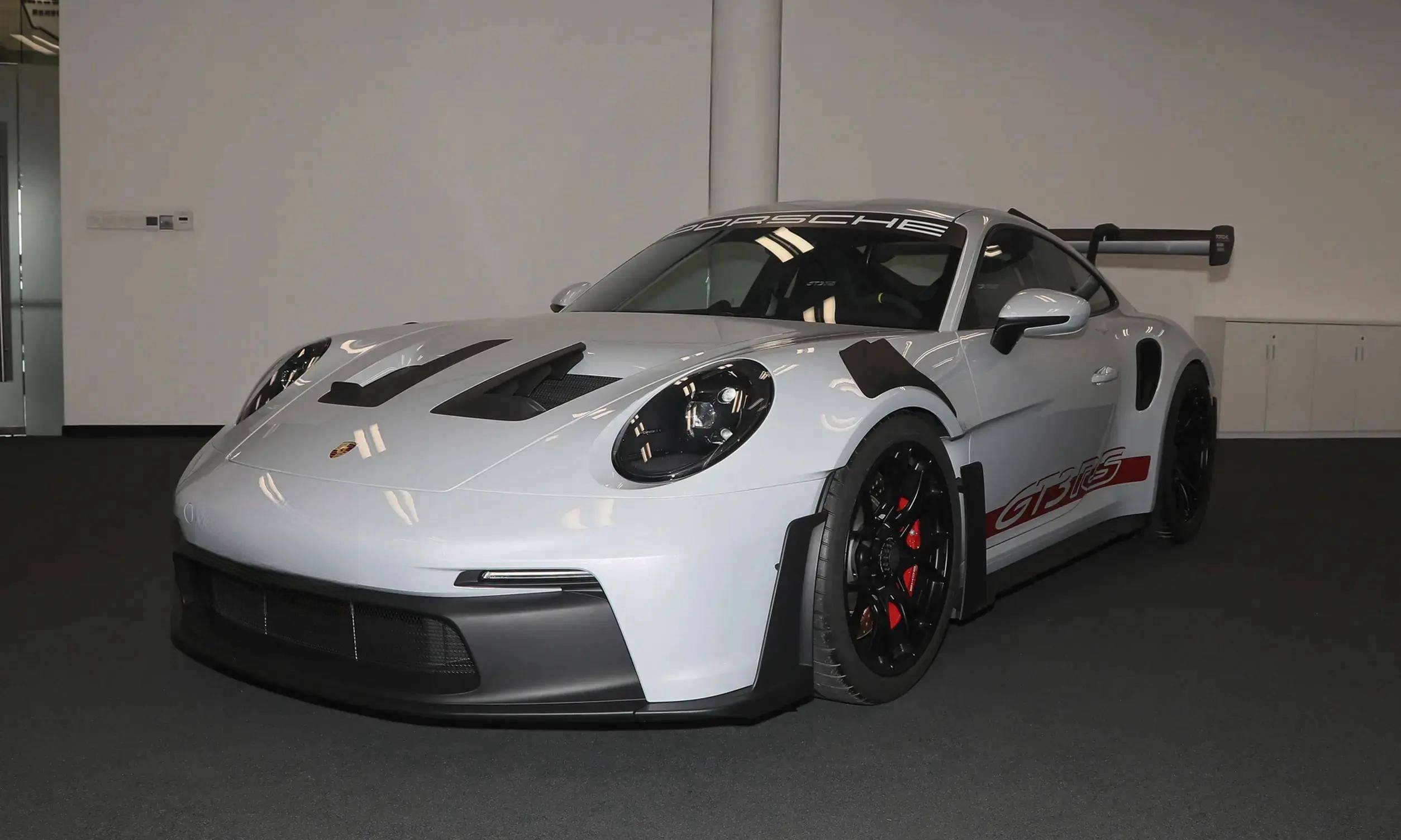 保时捷911 GT3 RS测试车曝光,或将在2026年上市 保时捷911 GT3 RS测试车曝光,或将在2026年上市