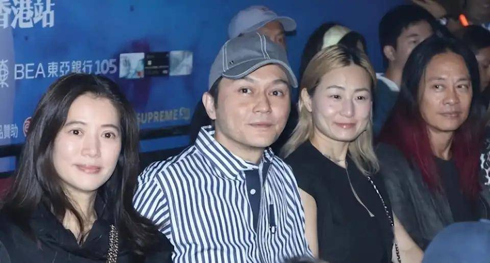 郭富城演唱会上的"宝藏女儿"，方媛大方让媒体拍照，网友：长得太漂亮了！-郭富城方媛官宣2015牵手图