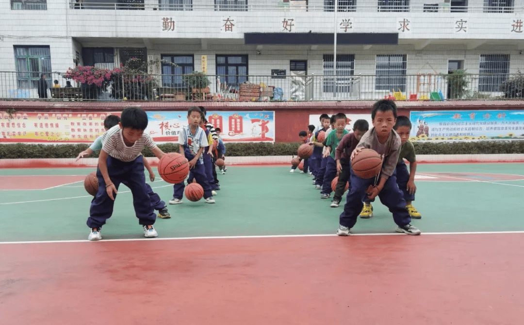2021年6月,他们还处在创业亏损期,在得知四川大凉山儿童之家需要帮助