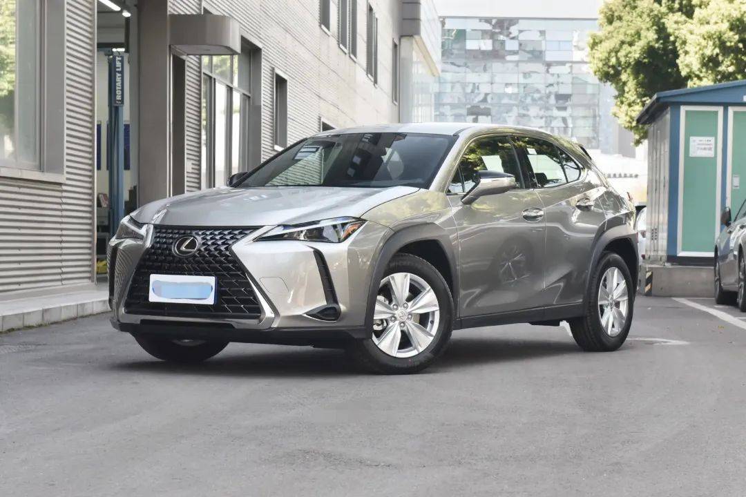 雷克萨斯suv"太拼了",从28.88万一路跌至19万,配置高,省心耐用