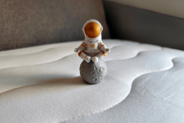 舒适护颈好睡眠,让每一个夜晚都更值得期待!米家护颈记忆绵深睡枕体验