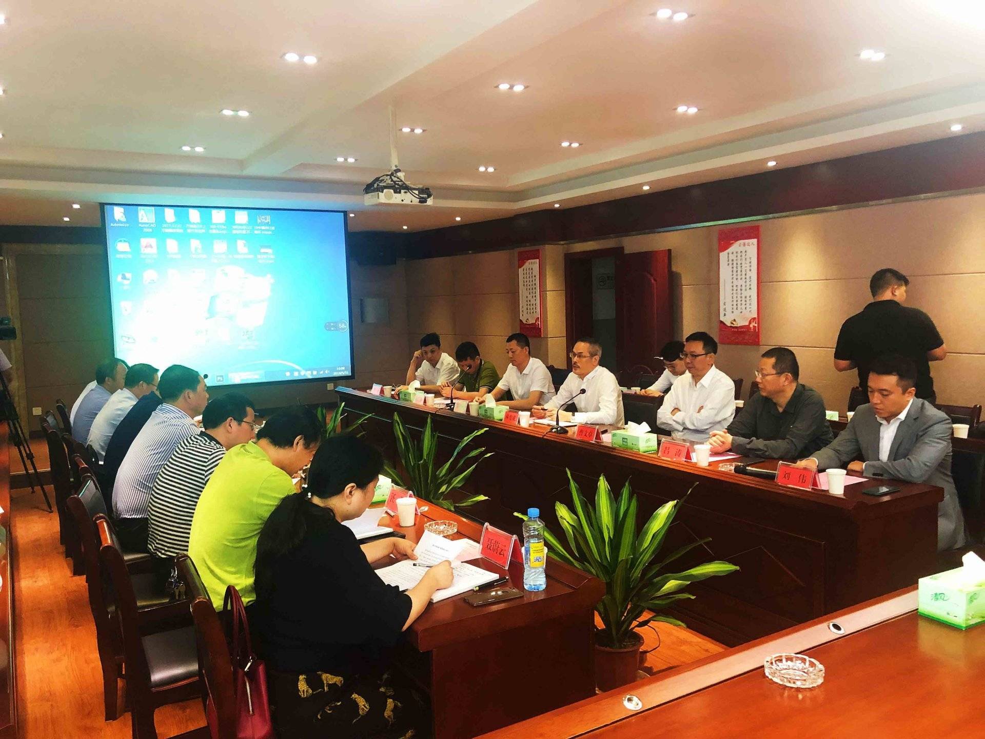 万载县党政领导对考察团的到来给予了高度重视,县委书记胡全顺,县人大