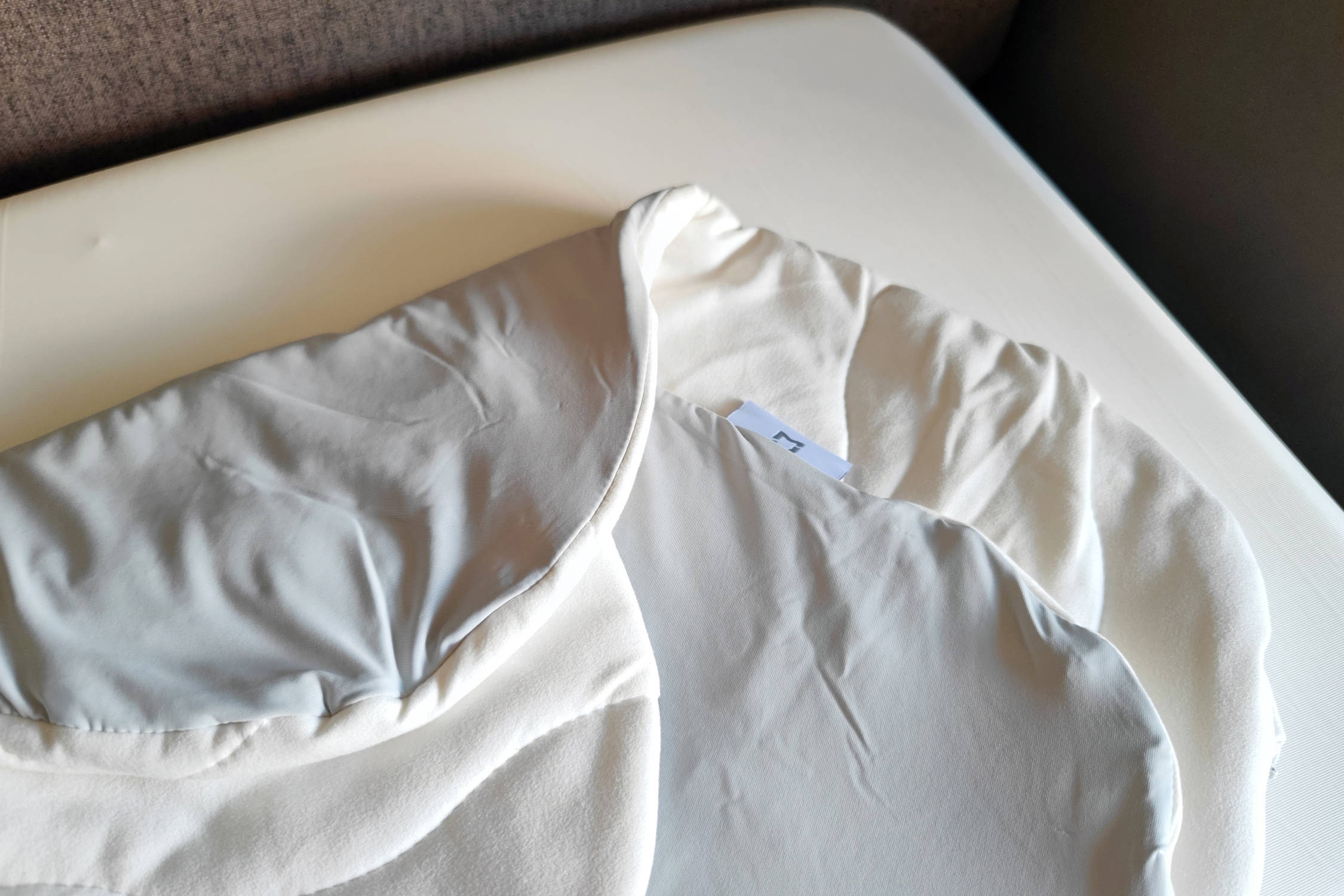 舒适护颈好睡眠,让每一个夜晚都更值得期待!米家护颈记忆绵深睡枕体验