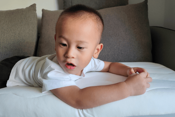 舒适护颈好睡眠,让每一个夜晚都更值得期待!米家护颈记忆绵深睡枕体验