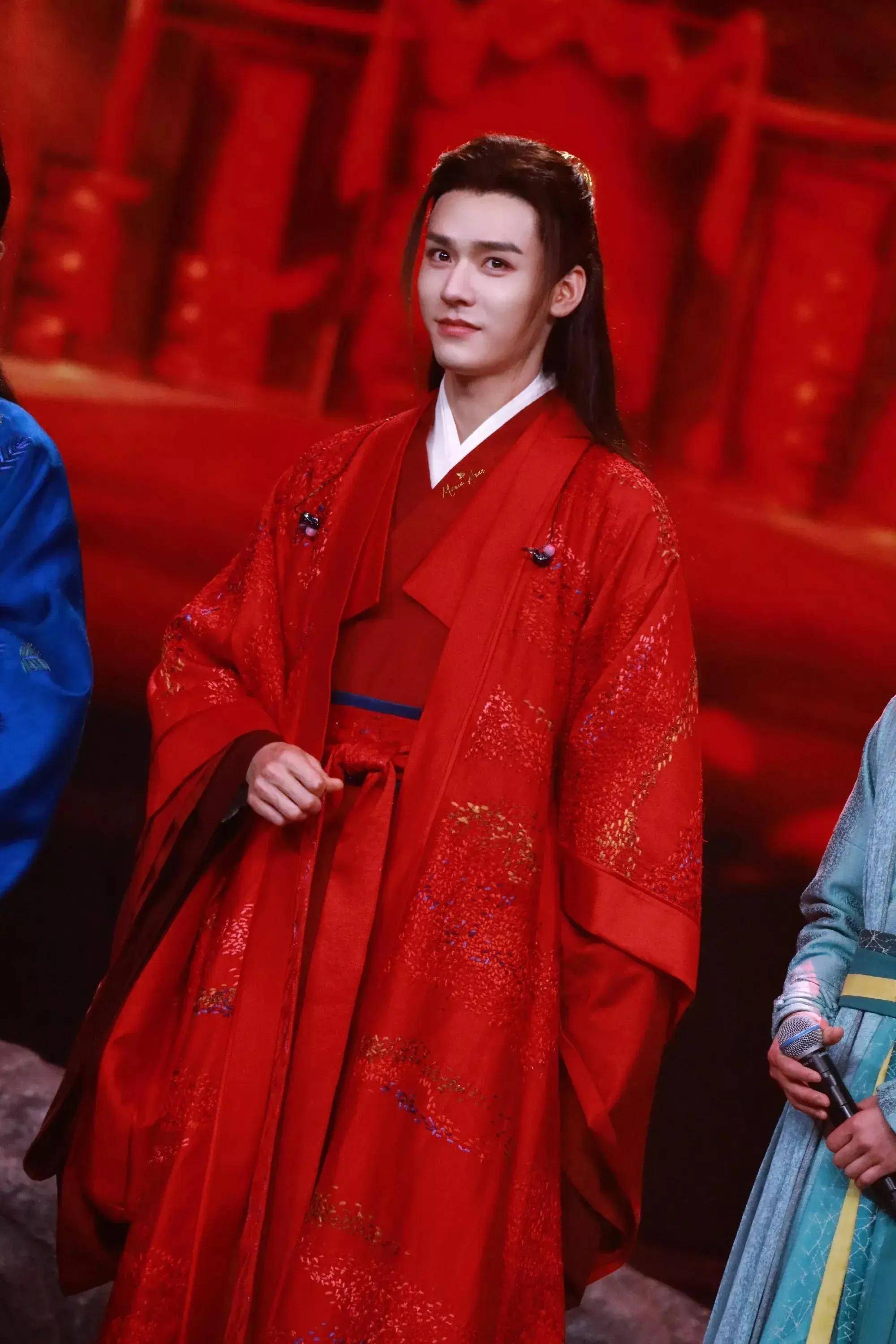 自古红衣出美男,这6位,有的气质冷艳,有的鲜衣怒马