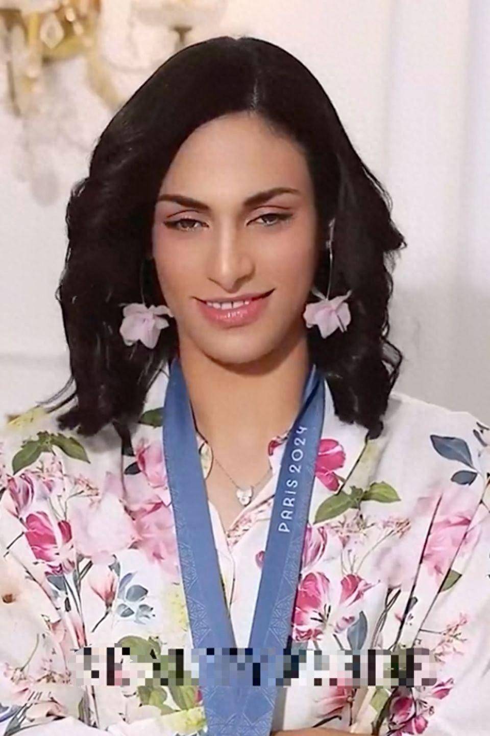 阿尔及利亚拳击手穿女装,向世人证明女人身份!xy染色体另有隐情