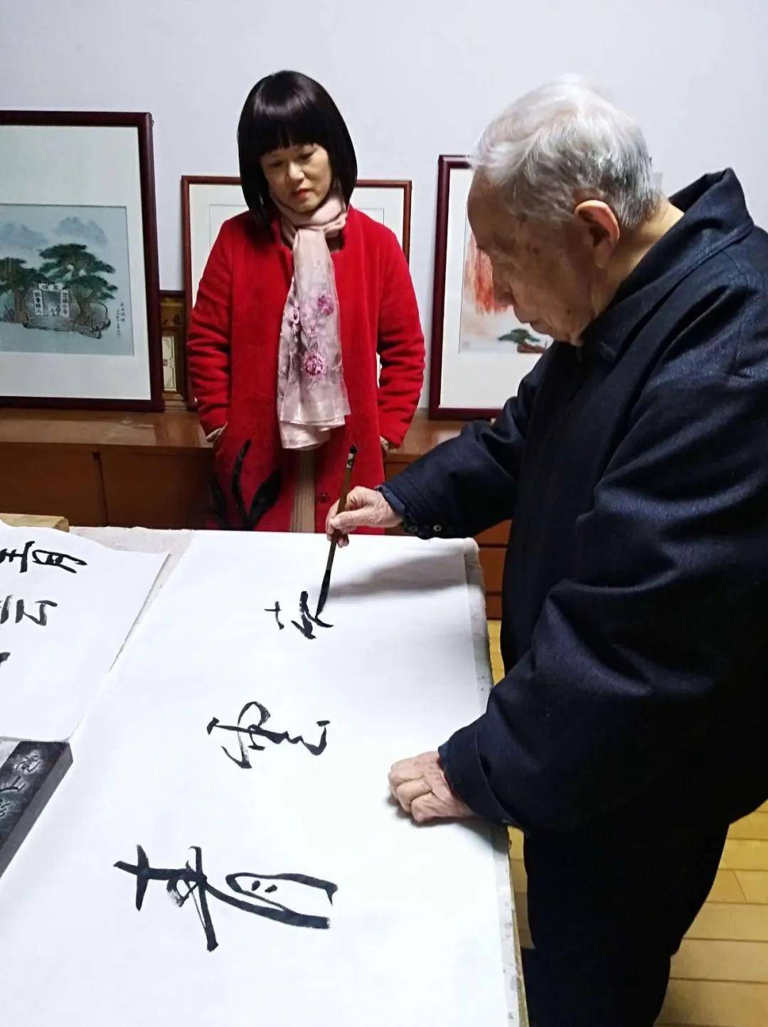 徐灵英: 景德镇市非物质文化遗产代表性传承人_陶瓷_珠山区_江西省