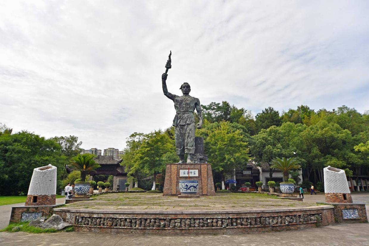 走进千年瓷都，见证中华传统工业文明的高度，景德镇陶瓷文化之旅