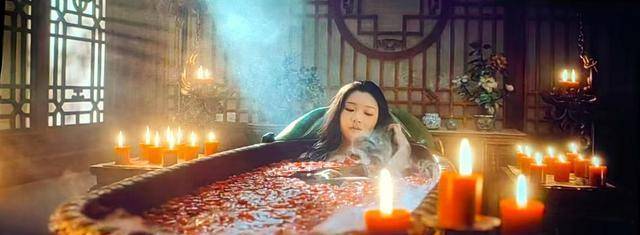 新红楼梦艳情版第一集_红楼梦之金玉良缘 情色场面 争议