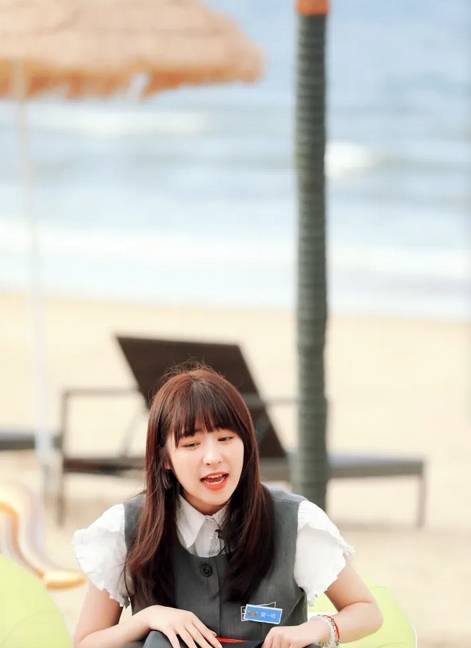 黄一鸣回应想给女儿当网红铺路，称赚钱脚步不能停，网友吵翻了-黄一鸣原型