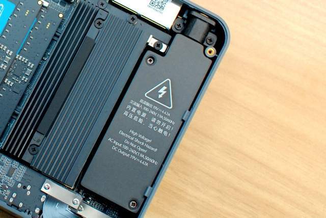 零刻新一代EQR6办公迷你主机体验:集成度更高,性能更强悍