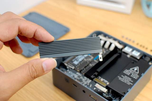 零刻新一代EQR6办公迷你主机体验:集成度更高,性能更强悍