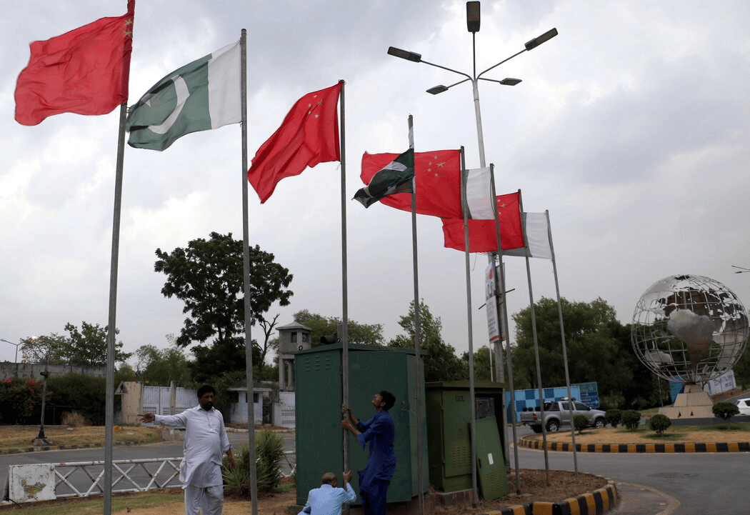 遭遇大规模恐袭后,巴基斯坦总理第一时间提到中国,我外交部表态