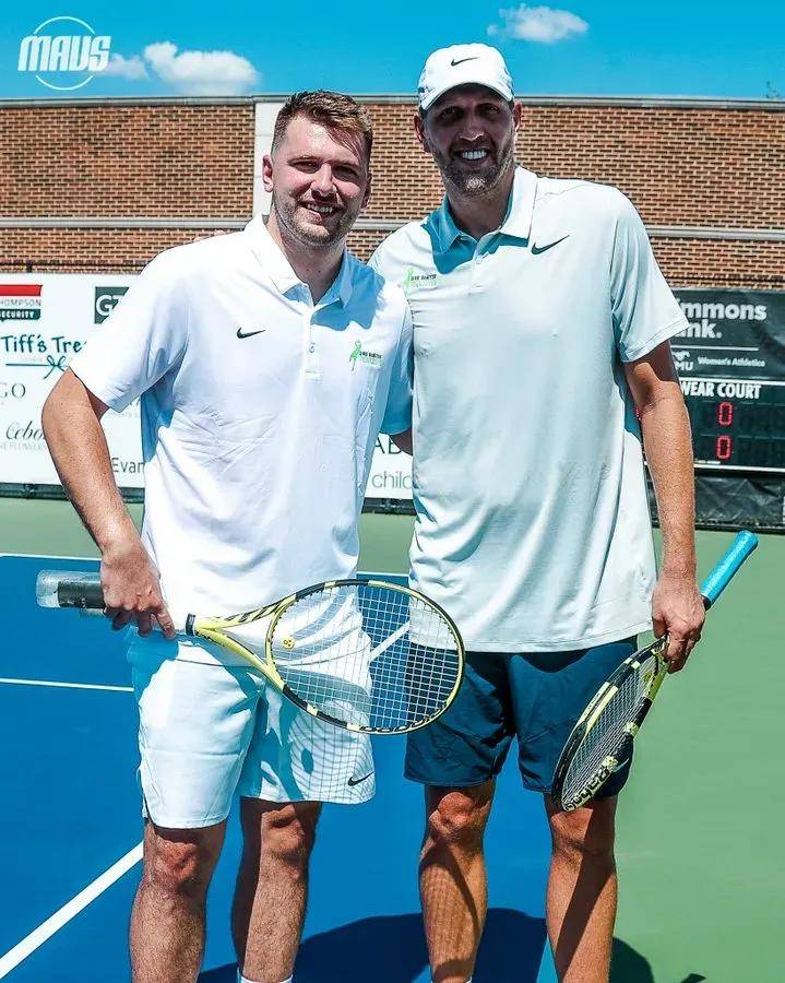 东契奇这是又胖了?和他同框,姚明都显得不胖了.