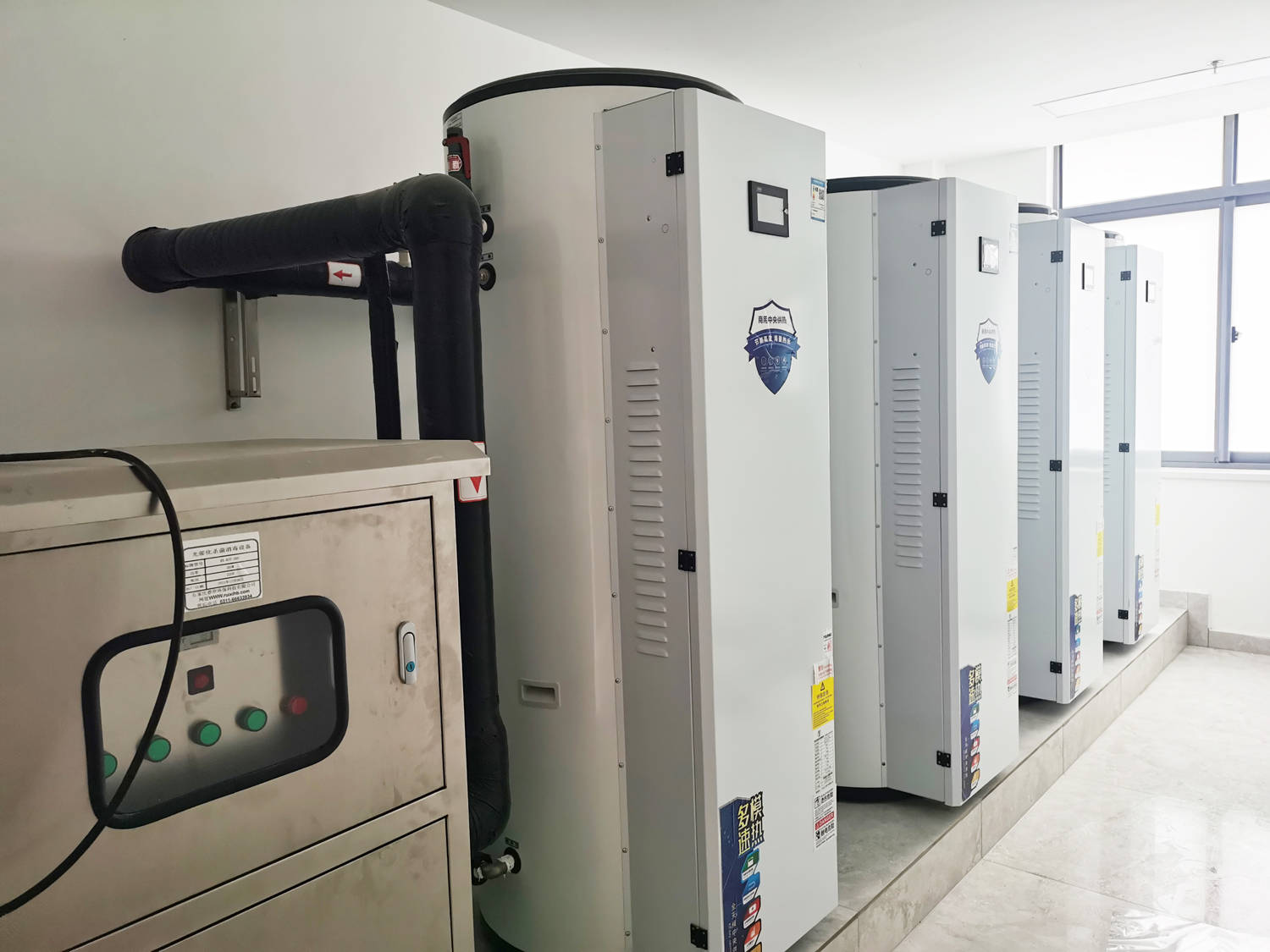 加热元件是电热水锅炉的核心部分,一般采用电加热管或电加热器作为