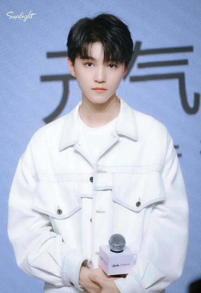 娱乐圈16位天生娃娃脸"的明星,看看你最喜欢谁?