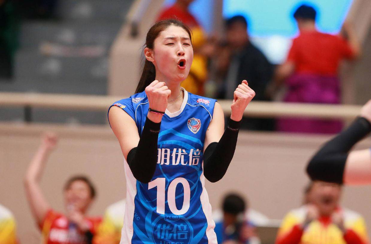 金软景!金哥故地重游,海外拉练联系到曾效力两个赛季的上海女排